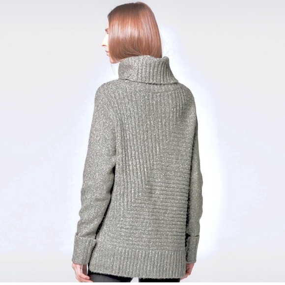 LAST ONE! NEW Simply VERA WANG TURTLENECK SWEATER - Picture 5 of 7